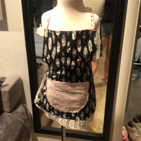 Aprons - Picture 5 of 5